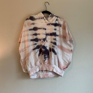 Sleeveless tie dye hoodie